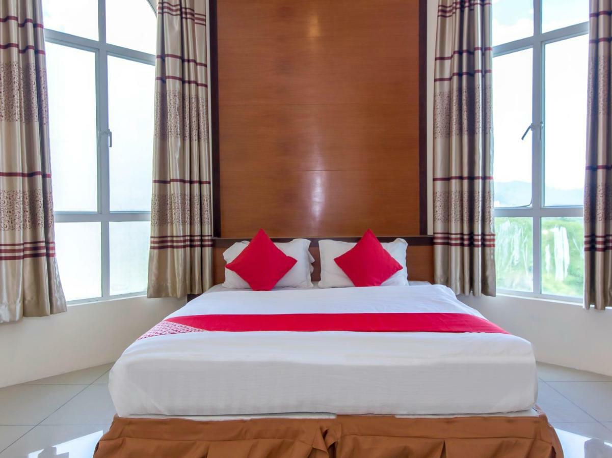 Oyo 776 Fame Hotel Seremban Zewnętrze zdjęcie