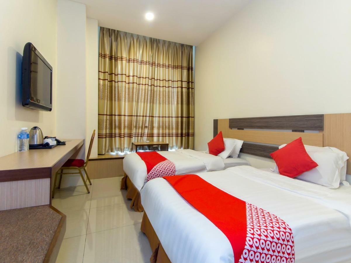 Oyo 776 Fame Hotel Seremban Zewnętrze zdjęcie