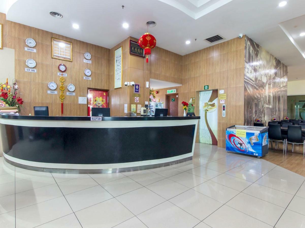 Oyo 776 Fame Hotel Seremban Zewnętrze zdjęcie
