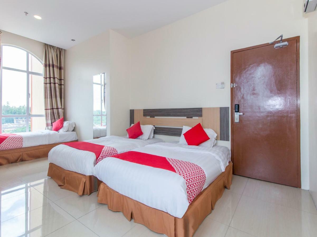 Oyo 776 Fame Hotel Seremban Zewnętrze zdjęcie