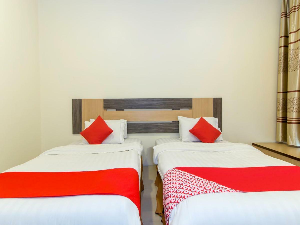 Oyo 776 Fame Hotel Seremban Zewnętrze zdjęcie