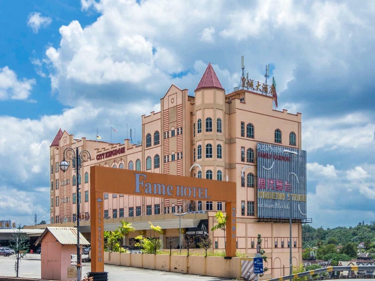 Oyo 776 Fame Hotel Seremban Zewnętrze zdjęcie