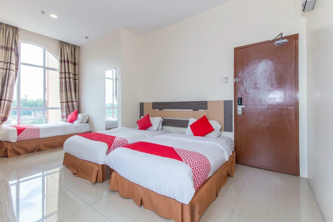 Oyo 776 Fame Hotel Seremban Zewnętrze zdjęcie