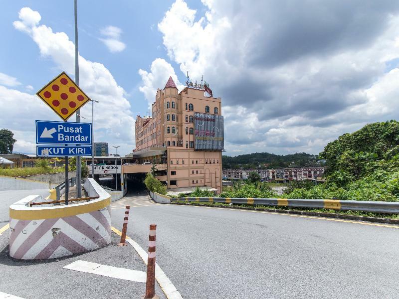 Oyo 776 Fame Hotel Seremban Zewnętrze zdjęcie